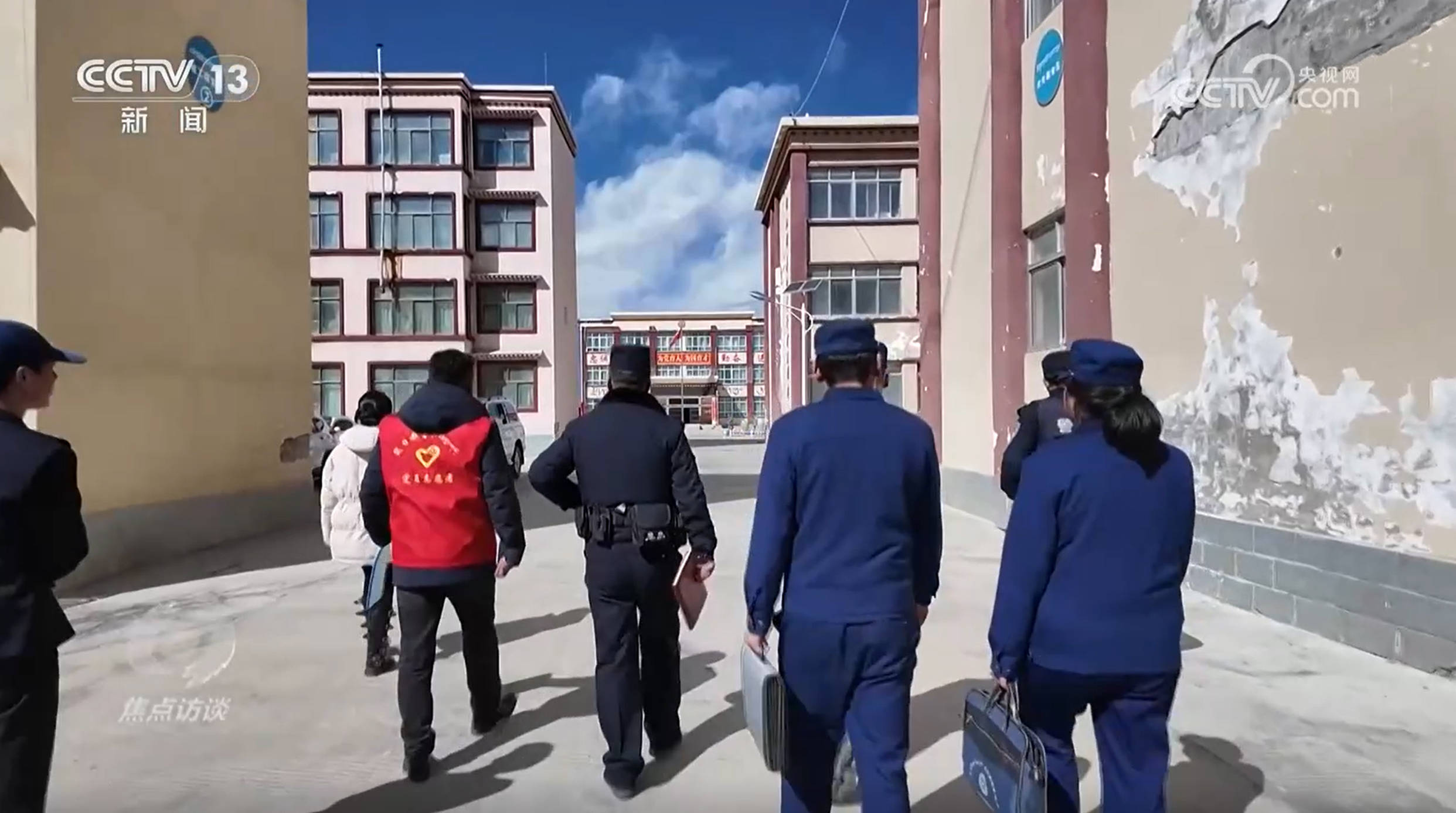 如期而至！定日灾区的孩子们迎来新学期米乐m6网站焦点访谈｜高原上的春天(图4)