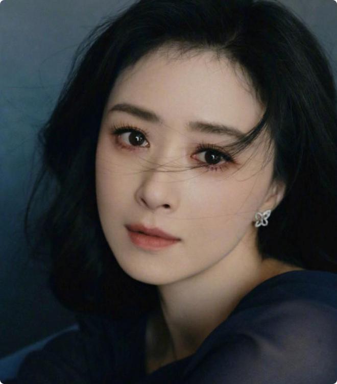 晓彤惊艳不迎合审美却艳压群芳上海这晚被丰腴大气的刘亦菲关(图9)